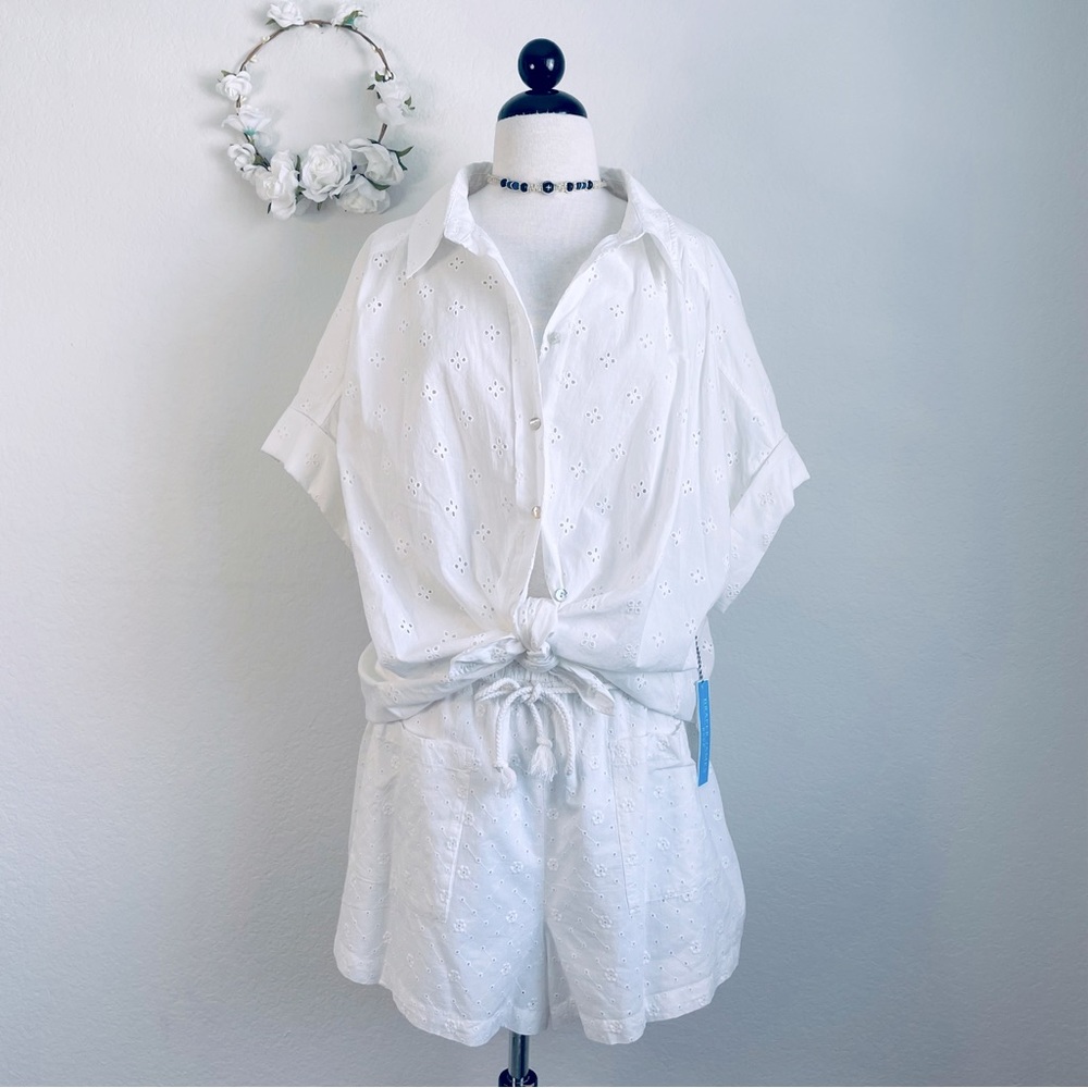 Eyelet 2-Piece White Buttoned Blouse and Shorts